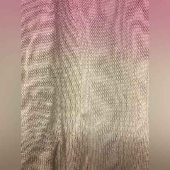 💛TODAY**$15***Lou & Grey variegated pink/ beige tones/ombré design v-neck swtr. - Picture 4 of 5